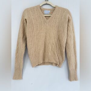Vintage Alexander Beegle 100% Cashmere Beige Wheat Cable Knit V-neck Sweater